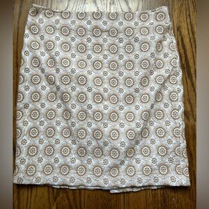 Size 8 petite Ann Taylor gorgeous embroidered skirt